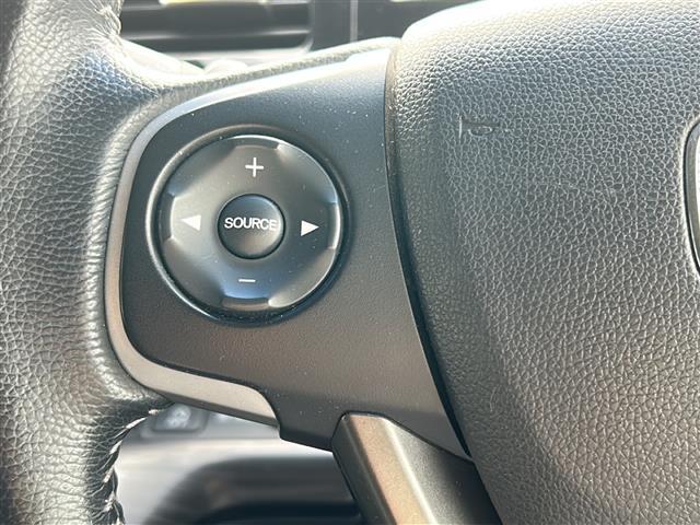 ステップワゴンスパーダ スパーダ・クールスピリット　純正ナビ　ＦＭ／ＡＭ／ＢＴ／ＤＶＤ／ＣＤ／ＴＶ／ＳＤ／ｉＰｏｄ／　ＥＴＣ　両側スライド　シートヒーターＤＮ席　サンシェード　純正フロア　追従クルコン　ＴＲＣ　レーンアシスト　ＬＥＤヘッド　保証書　取説（7枚目）