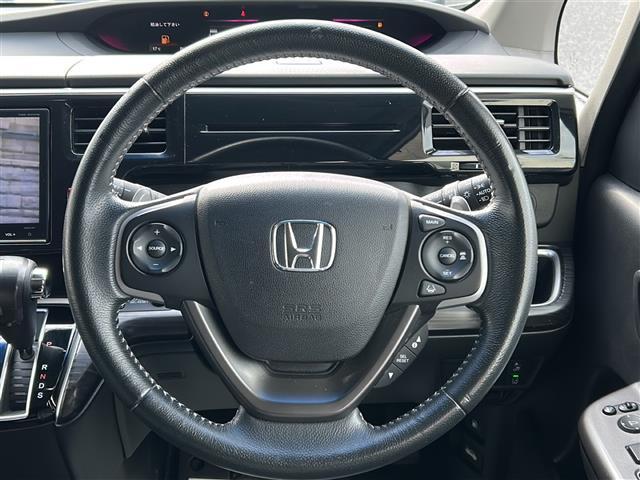 ステップワゴンスパーダ スパーダ・クールスピリット　純正ナビ　ＦＭ／ＡＭ／ＢＴ／ＤＶＤ／ＣＤ／ＴＶ／ＳＤ／ｉＰｏｄ／　ＥＴＣ　両側スライド　シートヒーターＤＮ席　サンシェード　純正フロア　追従クルコン　ＴＲＣ　レーンアシスト　ＬＥＤヘッド　保証書　取説（9枚目）