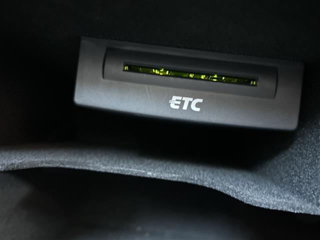 Ａ６アバント ２．８ＦＳＩクワトロ　ワンオーナー　ＥＴＣ　ルーフレール　ＬＥＤライト　ステアリングスイッチ　パワーシート（Ｄ／Ｎ）　プレミアムサウンド（ＢＯＳＥ）　プッシュスタート　純正フロア　オートライト　パーキングセンサー　ＴＲＣ（5枚目）