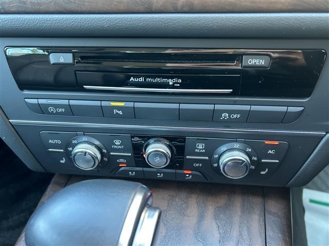 Ａ６アバント ２．８ＦＳＩクワトロ　ワンオーナー　ＥＴＣ　ルーフレール　ＬＥＤライト　ステアリングスイッチ　パワーシート（Ｄ／Ｎ）　プレミアムサウンド（ＢＯＳＥ）　プッシュスタート　純正フロア　オートライト　パーキングセンサー　ＴＲＣ（11枚目）