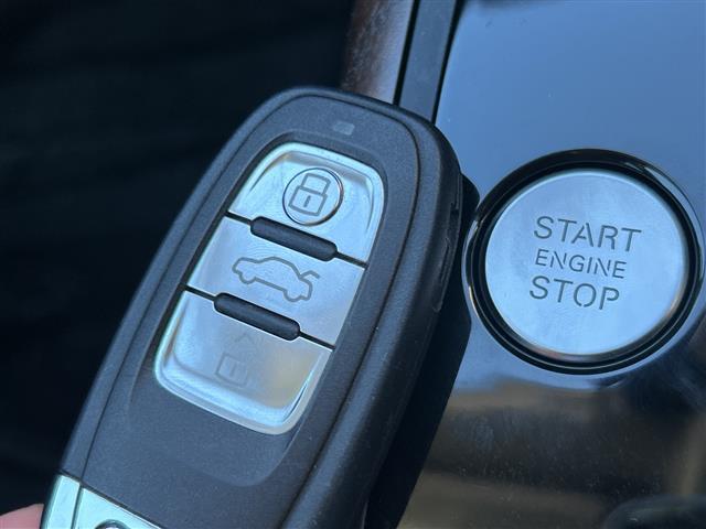 Ａ６アバント ２．８ＦＳＩクワトロ　ワンオーナー　ＥＴＣ　ルーフレール　ＬＥＤライト　ステアリングスイッチ　パワーシート（Ｄ／Ｎ）　プレミアムサウンド（ＢＯＳＥ）　プッシュスタート　純正フロア　オートライト　パーキングセンサー　ＴＲＣ（12枚目）