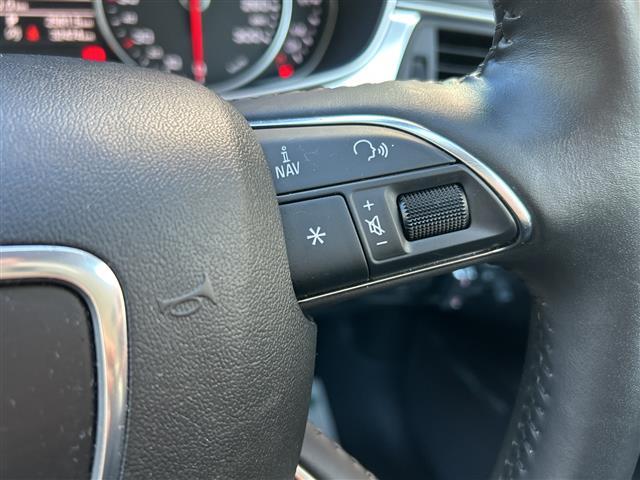 Ａ６アバント ２．８ＦＳＩクワトロ　ワンオーナー　ＥＴＣ　ルーフレール　ＬＥＤライト　ステアリングスイッチ　パワーシート（Ｄ／Ｎ）　プレミアムサウンド（ＢＯＳＥ）　プッシュスタート　純正フロア　オートライト　パーキングセンサー　ＴＲＣ（17枚目）