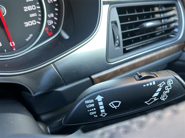 Ａ６アバント ２．８ＦＳＩクワトロ　ワンオーナー　ＥＴＣ　ルーフレール　ＬＥＤライト　ステアリングスイッチ　パワーシート（Ｄ／Ｎ）　プレミアムサウンド（ＢＯＳＥ）　プッシュスタート　純正フロア　オートライト　パーキングセンサー　ＴＲＣ（19枚目）