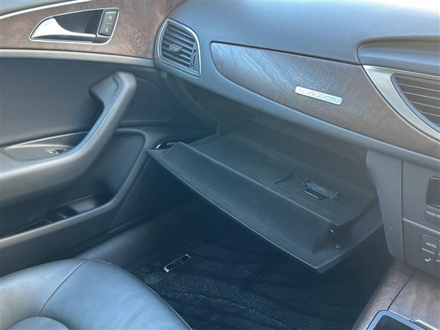 Ａ６アバント ２．８ＦＳＩクワトロ　ワンオーナー　ＥＴＣ　ルーフレール　ＬＥＤライト　ステアリングスイッチ　パワーシート（Ｄ／Ｎ）　プレミアムサウンド（ＢＯＳＥ）　プッシュスタート　純正フロア　オートライト　パーキングセンサー　ＴＲＣ（23枚目）