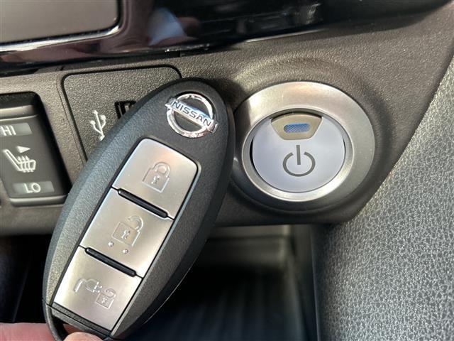 リーフ Ｇ　１オーナー　純正ナビ　ＦＭ／ＡＭ／ＵＳＢ／ＢＴ／ＴＶ／ＤＶＤ／ＣＤ　ＥＴＣ　シートヒーターＤＮ　ステアリングヒーター　追従クルコン　Ｐアシスト　３６０度カメラ　純正フロア　ＬＥＤヘッド　保証書　取説（12枚目）