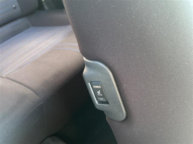 リーフ Ｇ　１オーナー　純正ナビ　ＦＭ／ＡＭ／ＵＳＢ／ＢＴ／ＴＶ／ＤＶＤ／ＣＤ　ＥＴＣ　シートヒーターＤＮ　ステアリングヒーター　追従クルコン　Ｐアシスト　３６０度カメラ　純正フロア　ＬＥＤヘッド　保証書　取説（13枚目）