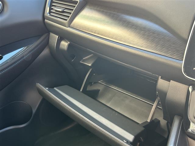 リーフ Ｇ　１オーナー　純正ナビ　ＦＭ／ＡＭ／ＵＳＢ／ＢＴ／ＴＶ／ＤＶＤ／ＣＤ　ＥＴＣ　シートヒーターＤＮ　ステアリングヒーター　追従クルコン　Ｐアシスト　３６０度カメラ　純正フロア　ＬＥＤヘッド　保証書　取説（14枚目）