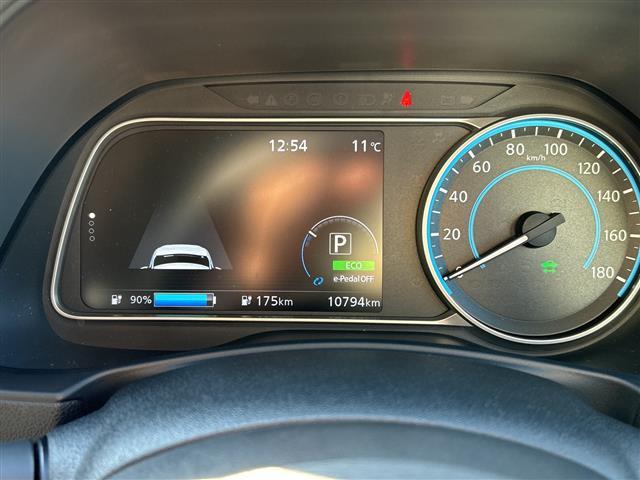 リーフ Ｇ　１オーナー　純正ナビ　ＦＭ／ＡＭ／ＵＳＢ／ＢＴ／ＴＶ／ＤＶＤ／ＣＤ　ＥＴＣ　シートヒーターＤＮ　ステアリングヒーター　追従クルコン　Ｐアシスト　３６０度カメラ　純正フロア　ＬＥＤヘッド　保証書　取説（20枚目）