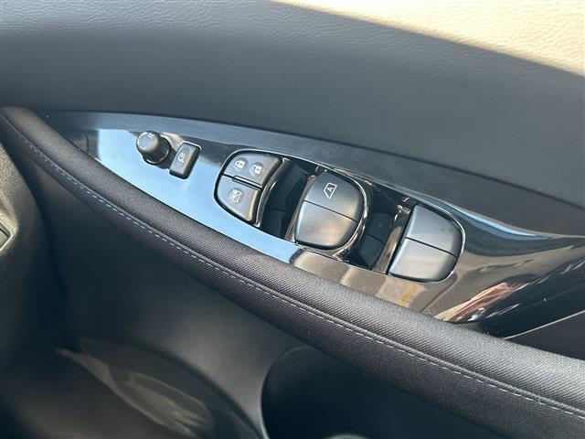 リーフ Ｇ　１オーナー　純正ナビ　ＦＭ／ＡＭ／ＵＳＢ／ＢＴ／ＴＶ／ＤＶＤ／ＣＤ　ＥＴＣ　シートヒーターＤＮ　ステアリングヒーター　追従クルコン　Ｐアシスト　３６０度カメラ　純正フロア　ＬＥＤヘッド　保証書　取説（21枚目）