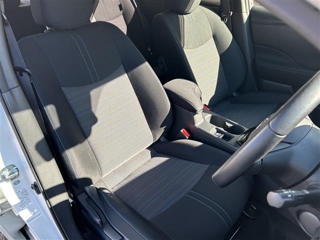 リーフ Ｇ　１オーナー　純正ナビ　ＦＭ／ＡＭ／ＵＳＢ／ＢＴ／ＴＶ／ＤＶＤ／ＣＤ　ＥＴＣ　シートヒーターＤＮ　ステアリングヒーター　追従クルコン　Ｐアシスト　３６０度カメラ　純正フロア　ＬＥＤヘッド　保証書　取説（23枚目）