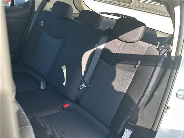 リーフ Ｇ　１オーナー　純正ナビ　ＦＭ／ＡＭ／ＵＳＢ／ＢＴ／ＴＶ／ＤＶＤ／ＣＤ　ＥＴＣ　シートヒーターＤＮ　ステアリングヒーター　追従クルコン　Ｐアシスト　３６０度カメラ　純正フロア　ＬＥＤヘッド　保証書　取説（26枚目）