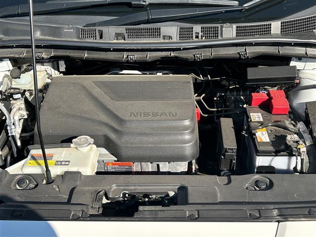 リーフ Ｇ　１オーナー　純正ナビ　ＦＭ／ＡＭ／ＵＳＢ／ＢＴ／ＴＶ／ＤＶＤ／ＣＤ　ＥＴＣ　シートヒーターＤＮ　ステアリングヒーター　追従クルコン　Ｐアシスト　３６０度カメラ　純正フロア　ＬＥＤヘッド　保証書　取説（27枚目）