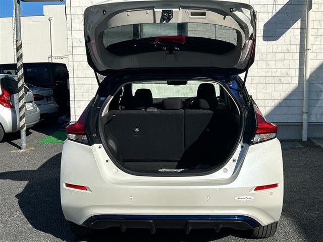 リーフ Ｇ　１オーナー　純正ナビ　ＦＭ／ＡＭ／ＵＳＢ／ＢＴ／ＴＶ／ＤＶＤ／ＣＤ　ＥＴＣ　シートヒーターＤＮ　ステアリングヒーター　追従クルコン　Ｐアシスト　３６０度カメラ　純正フロア　ＬＥＤヘッド　保証書　取説（37枚目）