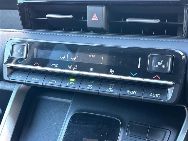 ヴォクシー S-Z 純正ナビ バックカメラ ビルトインETC 前後ドライブレコーダー 両側パワースライドドア シートヒーター ACC オートハイビーム オートホールド BSM クリアランスソナー 保証書 取扱説明書(12枚目)