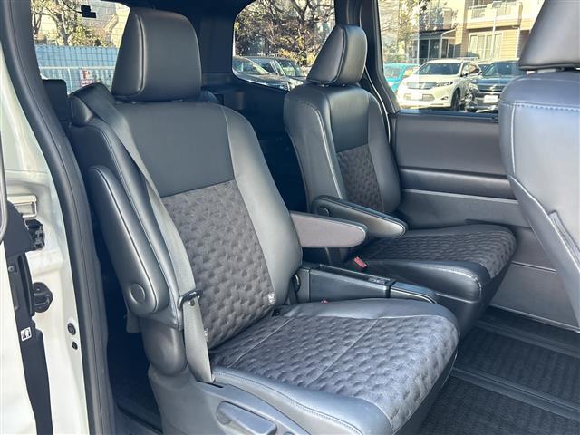 ヴォクシー S-Z 純正ナビ バックカメラ ビルトインETC 前後ドライブレコーダー 両側パワースライドドア シートヒーター ACC オートハイビーム オートホールド BSM クリアランスソナー 保証書 取扱説明書(23枚目)