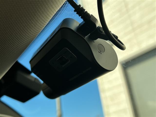 Ｔ－クロス ＴＳＩ　スタイル　ＥＴＣ２．０　ルーフレール　積込スタッドレス純正ＡＷタイヤ１６インチ４本　フォグランプ　ＬＥＤライト　純正フロア　コーナーセンサー　クリアランスソナー　ＢＳＭ　スマートキー　スペアキー１本　クルコン追（2枚目）