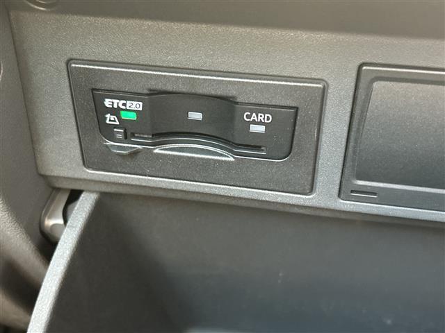 Ｔ－クロス ＴＳＩ　スタイル　ＥＴＣ２．０　ルーフレール　積込スタッドレス純正ＡＷタイヤ１６インチ４本　フォグランプ　ＬＥＤライト　純正フロア　コーナーセンサー　クリアランスソナー　ＢＳＭ　スマートキー　スペアキー１本　クルコン追（3枚目）