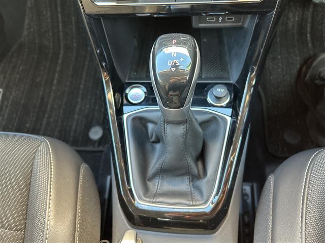 Ｔ－クロス ＴＳＩ　スタイル　ＥＴＣ２．０　ルーフレール　積込スタッドレス純正ＡＷタイヤ１６インチ４本　フォグランプ　ＬＥＤライト　純正フロア　コーナーセンサー　クリアランスソナー　ＢＳＭ　スマートキー　スペアキー１本　クルコン追（19枚目）