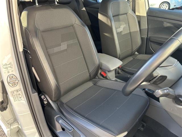 Ｔ－クロス ＴＳＩ　スタイル　ＥＴＣ２．０　ルーフレール　積込スタッドレス純正ＡＷタイヤ１６インチ４本　フォグランプ　ＬＥＤライト　純正フロア　コーナーセンサー　クリアランスソナー　ＢＳＭ　スマートキー　スペアキー１本　クルコン追（20枚目）