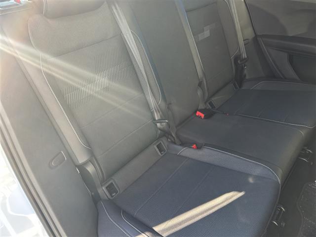 Ｔ－クロス ＴＳＩ　スタイル　ＥＴＣ２．０　ルーフレール　積込スタッドレス純正ＡＷタイヤ１６インチ４本　フォグランプ　ＬＥＤライト　純正フロア　コーナーセンサー　クリアランスソナー　ＢＳＭ　スマートキー　スペアキー１本　クルコン追（21枚目）