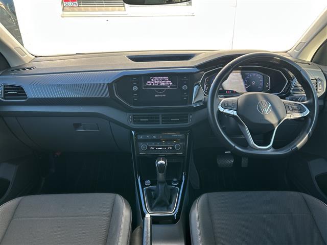 Ｔ－クロス ＴＳＩ　スタイル　ＥＴＣ２．０　ルーフレール　積込スタッドレス純正ＡＷタイヤ１６インチ４本　フォグランプ　ＬＥＤライト　純正フロア　コーナーセンサー　クリアランスソナー　ＢＳＭ　スマートキー　スペアキー１本　クルコン追（42枚目）