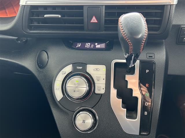 シエンタ ハイブリッドＧ　クエロ　ワンオーナー　禁煙車　両側パワースライドドア　プリクラッシュセーフティー　レーンディパーチャーアラート　横滑り防止機能　車両接近通報装置　ＥＣＬＩＰＳＥ製ナビ　前後ドラレコ　ディーラー整備記録簿（10枚目）