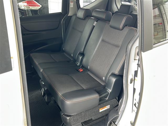 シエンタ ハイブリッドＧ　クエロ　ワンオーナー　禁煙車　両側パワースライドドア　プリクラッシュセーフティー　レーンディパーチャーアラート　横滑り防止機能　車両接近通報装置　ＥＣＬＩＰＳＥ製ナビ　前後ドラレコ　ディーラー整備記録簿（16枚目）