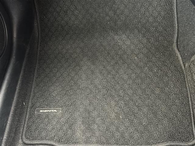 シエンタ ハイブリッドＧ　クエロ　ワンオーナー　禁煙車　両側パワースライドドア　プリクラッシュセーフティー　レーンディパーチャーアラート　横滑り防止機能　車両接近通報装置　ＥＣＬＩＰＳＥ製ナビ　前後ドラレコ　ディーラー整備記録簿（33枚目）