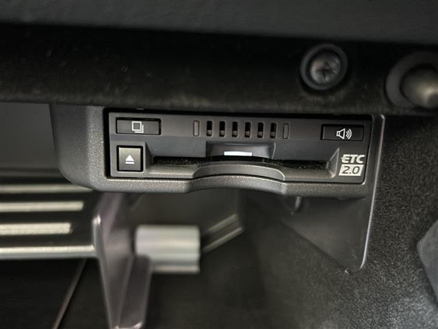 ＩＳ ＩＳ３００　ＦスポーツモードブラックＩＩＩ　１オ－ナ－　禁煙車　サンルーフ　オレンジキャリパー　前席パワーシート　前席シートヒーター　前席エアーシート　アラウンドビュー　ＬＴＡ　ＢＳＭ　ＰＫＳＡ　ＲＣＴＡ　ＰＫＳＢ　ＲＳＡ　追従式クルコン（12枚目）