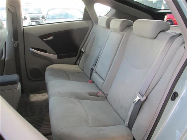 プリウス Ｇ　純正ＳＤナビ／フルセグＴＶ／バックカメラ／ステアリングスイッチ／キセノンライト／フォグライト／オートライト／プッシュスタート／スマートキー／スペアキー／クルーズコントロール／ビルトインＥＴＣ／電動格納（5枚目）