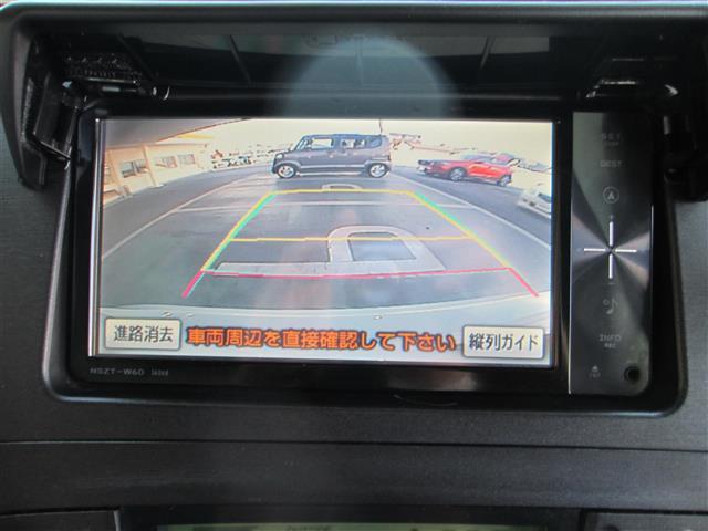 プリウス Ｇ　純正ＳＤナビ／フルセグＴＶ／バックカメラ／ステアリングスイッチ／キセノンライト／フォグライト／オートライト／プッシュスタート／スマートキー／スペアキー／クルーズコントロール／ビルトインＥＴＣ／電動格納（8枚目）