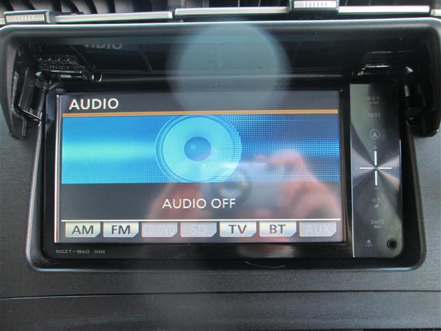 プリウス Ｇ　純正ＳＤナビ／フルセグＴＶ／バックカメラ／ステアリングスイッチ／キセノンライト／フォグライト／オートライト／プッシュスタート／スマートキー／スペアキー／クルーズコントロール／ビルトインＥＴＣ／電動格納（10枚目）