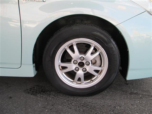 プリウス Ｇ　純正ＳＤナビ／フルセグＴＶ／バックカメラ／ステアリングスイッチ／キセノンライト／フォグライト／オートライト／プッシュスタート／スマートキー／スペアキー／クルーズコントロール／ビルトインＥＴＣ／電動格納（19枚目）