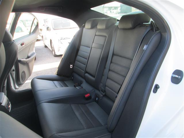 ＩＳ ＩＳ３００ｈ　Ｆスポーツ（24枚目）