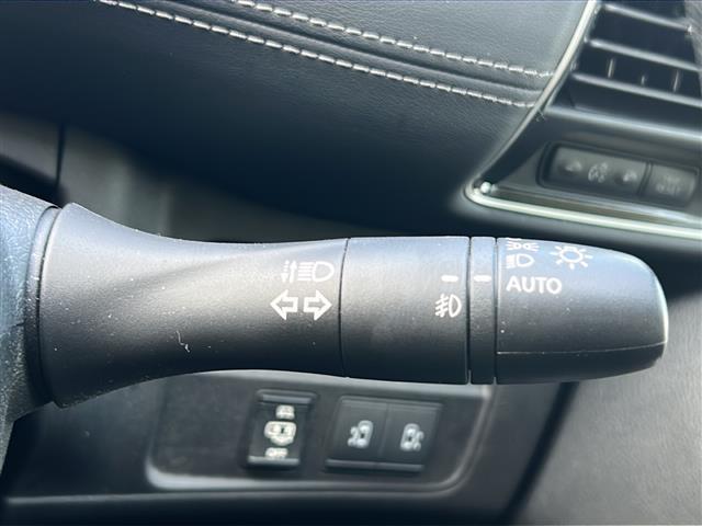 セレナ ハイウェイスター Vセレクション ワンオーナー・純ナビ・フルセグTV・BT Audio・CD・DVD・フリップダウンモニター・レーダークルーズコントロール・バックカメラ・アラウンドビューモニター・両側パワースライドドア・プロパイロット(17枚目)