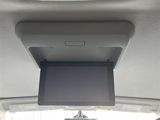 セレナ ハイウェイスター Vセレクション ワンオーナー・純ナビ・フルセグTV・BT Audio・CD・DVD・フリップダウンモニター・レーダークルーズコントロール・バックカメラ・アラウンドビューモニター・両側パワースライドドア・プロパイロット(18枚目)