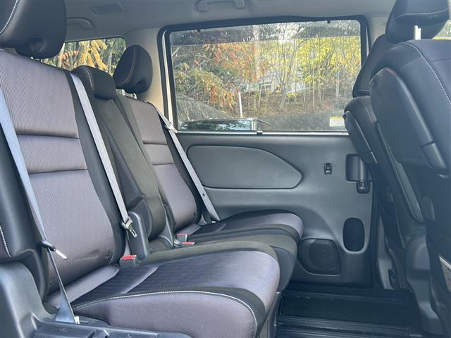 セレナ ハイウェイスター Vセレクション ワンオーナー・純ナビ・フルセグTV・BT Audio・CD・DVD・フリップダウンモニター・レーダークルーズコントロール・バックカメラ・アラウンドビューモニター・両側パワースライドドア・プロパイロット(23枚目)