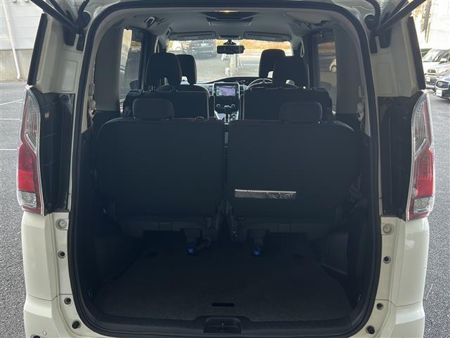 セレナ ハイウェイスター Vセレクション ワンオーナー・純ナビ・フルセグTV・BT Audio・CD・DVD・フリップダウンモニター・レーダークルーズコントロール・バックカメラ・アラウンドビューモニター・両側パワースライドドア・プロパイロット(25枚目)