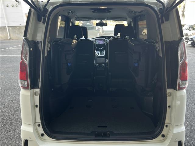 セレナ ハイウェイスター Vセレクション ワンオーナー・純ナビ・フルセグTV・BT Audio・CD・DVD・フリップダウンモニター・レーダークルーズコントロール・バックカメラ・アラウンドビューモニター・両側パワースライドドア・プロパイロット(26枚目)