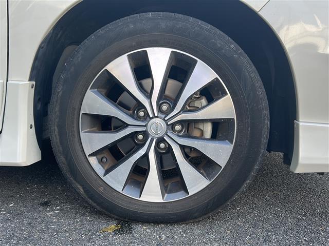 セレナ ハイウェイスター Vセレクション ワンオーナー・純ナビ・フルセグTV・BT Audio・CD・DVD・フリップダウンモニター・レーダークルーズコントロール・バックカメラ・アラウンドビューモニター・両側パワースライドドア・プロパイロット(41枚目)