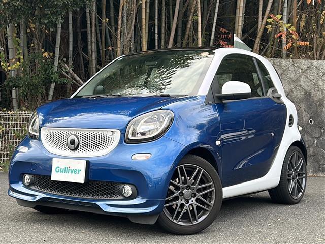 スマートフォーツークーペ BRABUS スポーツ Panasonicナビ・フルセグTV ・BT Audio・バックカメラ・クルーズコントロール・ETC・ガラスルーフ・衝突軽減装置・車線逸脱防止装置・コーナーセンサー・アイドリングストップ・パドルシフト(3枚目)