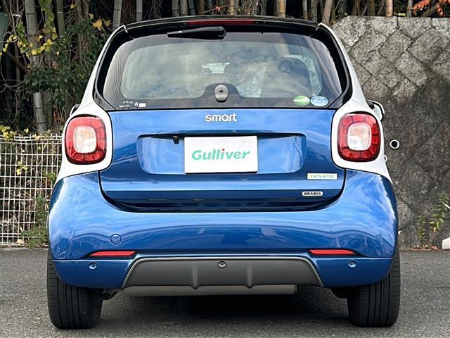 スマートフォーツークーペ BRABUS スポーツ Panasonicナビ・フルセグTV ・BT Audio・バックカメラ・クルーズコントロール・ETC・ガラスルーフ・衝突軽減装置・車線逸脱防止装置・コーナーセンサー・アイドリングストップ・パドルシフト(5枚目)