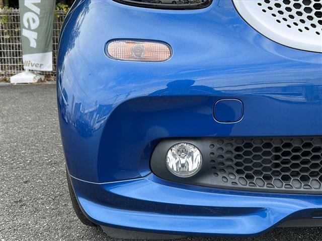 スマートフォーツークーペ BRABUS スポーツ Panasonicナビ・フルセグTV ・BT Audio・バックカメラ・クルーズコントロール・ETC・ガラスルーフ・衝突軽減装置・車線逸脱防止装置・コーナーセンサー・アイドリングストップ・パドルシフト(12枚目)