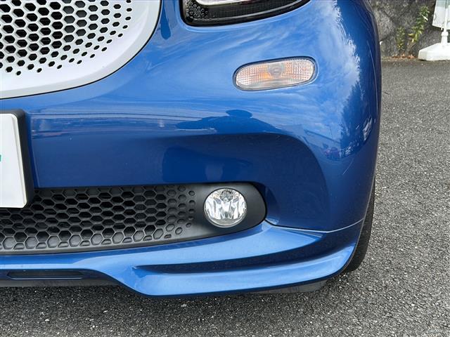 スマートフォーツークーペ BRABUS スポーツ Panasonicナビ・フルセグTV ・BT Audio・バックカメラ・クルーズコントロール・ETC・ガラスルーフ・衝突軽減装置・車線逸脱防止装置・コーナーセンサー・アイドリングストップ・パドルシフト(13枚目)