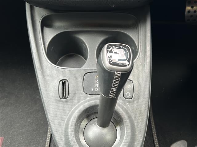 スマートフォーツークーペ BRABUS スポーツ Panasonicナビ・フルセグTV ・BT Audio・バックカメラ・クルーズコントロール・ETC・ガラスルーフ・衝突軽減装置・車線逸脱防止装置・コーナーセンサー・アイドリングストップ・パドルシフト(25枚目)