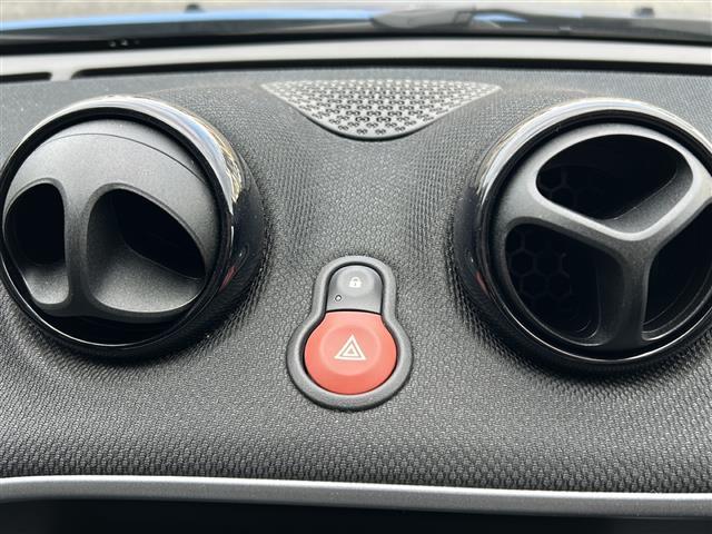 スマートフォーツークーペ BRABUS スポーツ Panasonicナビ・フルセグTV ・BT Audio・バックカメラ・クルーズコントロール・ETC・ガラスルーフ・衝突軽減装置・車線逸脱防止装置・コーナーセンサー・アイドリングストップ・パドルシフト(34枚目)