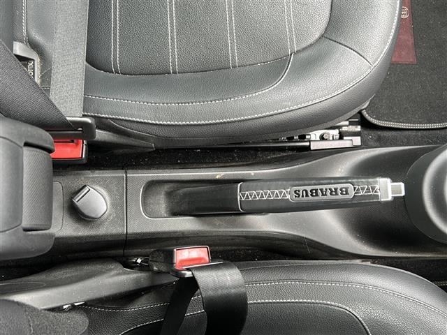スマートフォーツークーペ BRABUS スポーツ Panasonicナビ・フルセグTV ・BT Audio・バックカメラ・クルーズコントロール・ETC・ガラスルーフ・衝突軽減装置・車線逸脱防止装置・コーナーセンサー・アイドリングストップ・パドルシフト(36枚目)