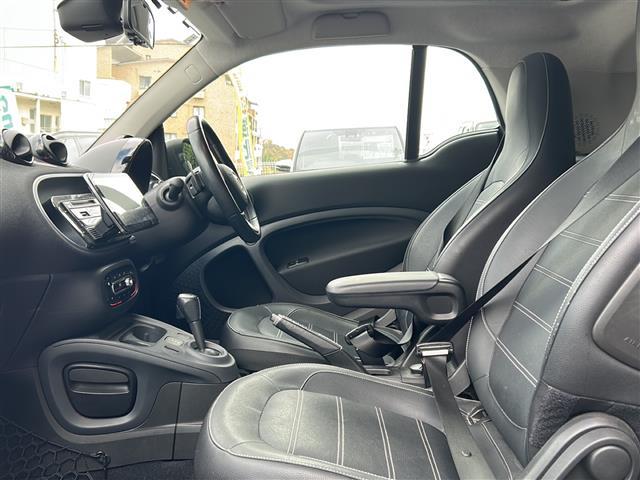 スマートフォーツークーペ BRABUS スポーツ Panasonicナビ・フルセグTV ・BT Audio・バックカメラ・クルーズコントロール・ETC・ガラスルーフ・衝突軽減装置・車線逸脱防止装置・コーナーセンサー・アイドリングストップ・パドルシフト(40枚目)