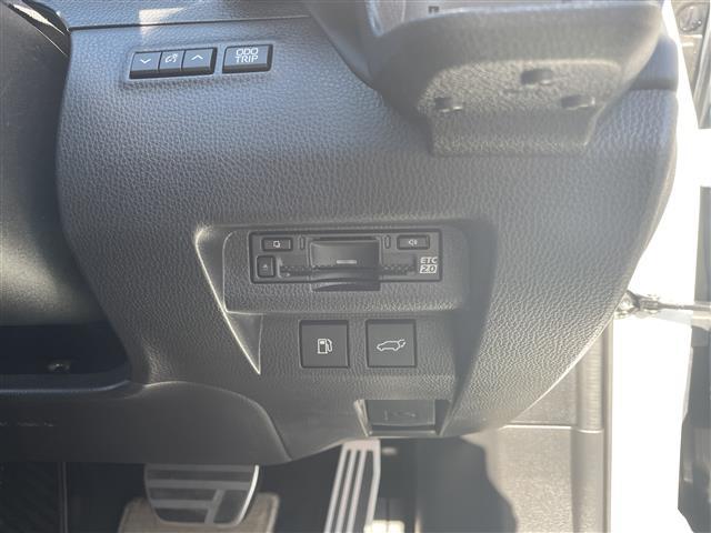 クラウンスポーツ Z 純正ディスプレイオーディオ 茶革シート パノラマルーフ パノラミックビューモニター トヨタセーフティセンス ビルトインETC2.0 純正21インチAW LEDヘッドライト LEDフォグライト(25枚目)