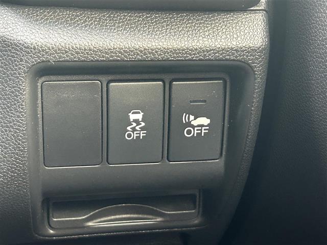 グレイス ハイブリッドLX 純正ナビ バックカメラ クルーズコントロール ETC プッシュスタート スマートキー スペアキー パワーウィンドウ パワーステアリング 保証書 取扱説明書 記録簿 キセノンライト(6枚目)